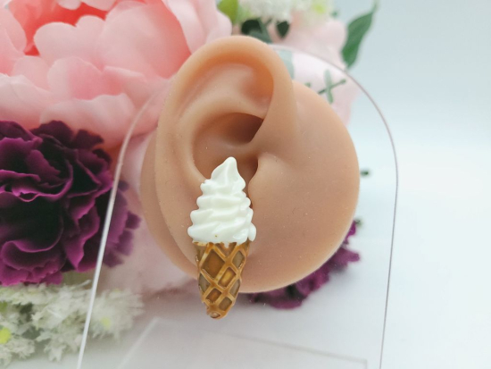 Preview: Große Vanille Waffel Eis Ohrstecker